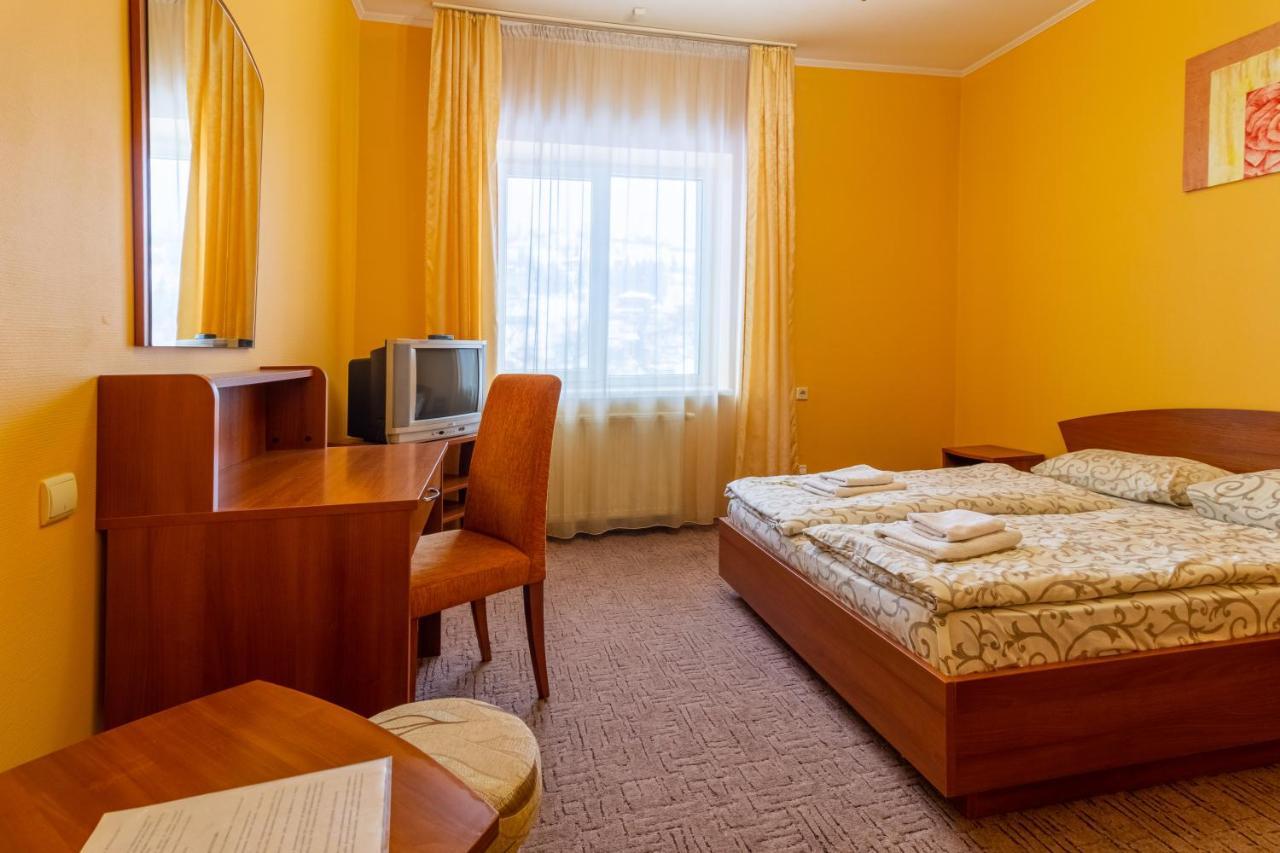Laguna Hotel 2*